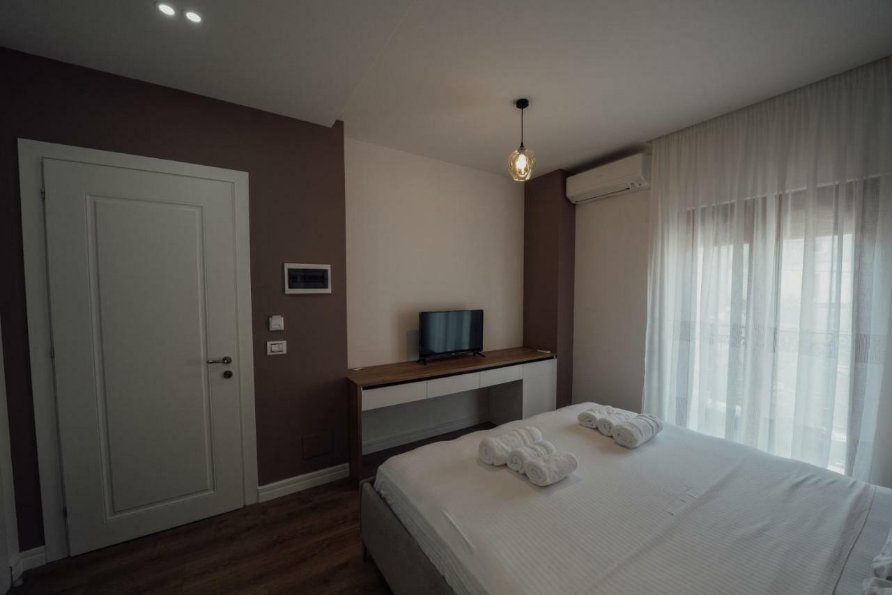 Guesthouse Sara & Esi Korce Buitenkant foto